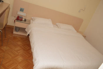Yimi Inn Shiqiao Metro Sation Pedestrian Street Branch Guangzhou Dış mekan fotoğraf